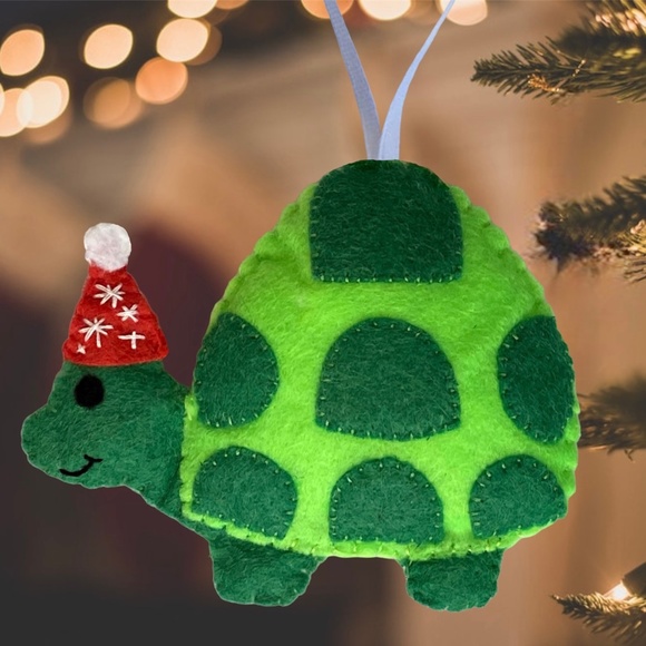 New Cotton Filled Green Turtle Santa Clause Hat Christmas Tree Ornament Decor - Picture 1 of 2